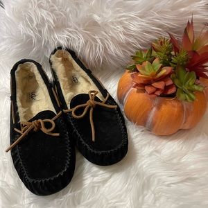 Ugg Dakota Moccasins Black size 10